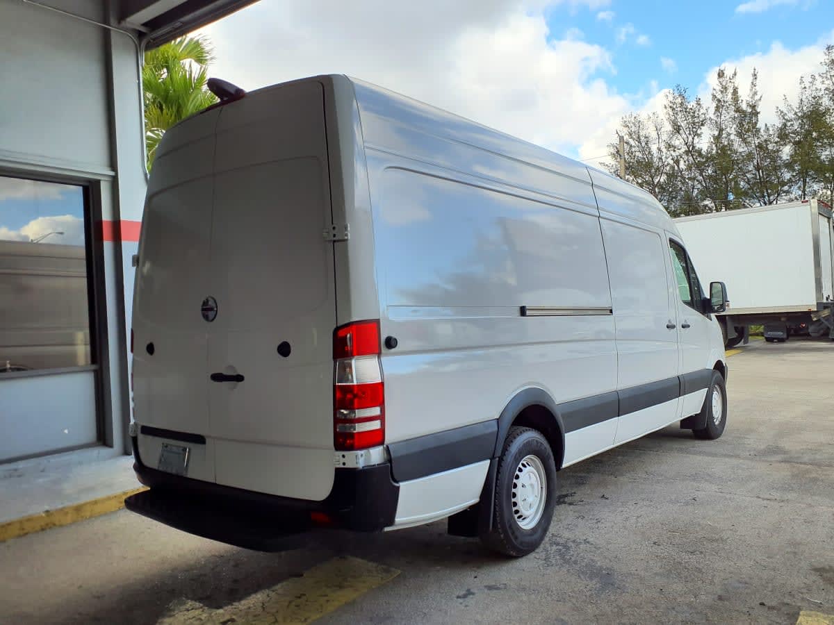 2017 Mercedes-Benz 2500 763200