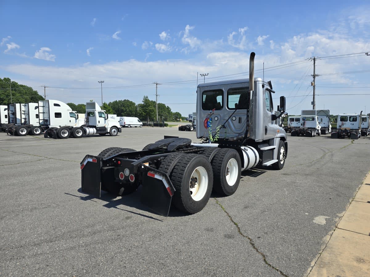 2018 Freightliner Cascadia in North Little Rock, AR — photo 4