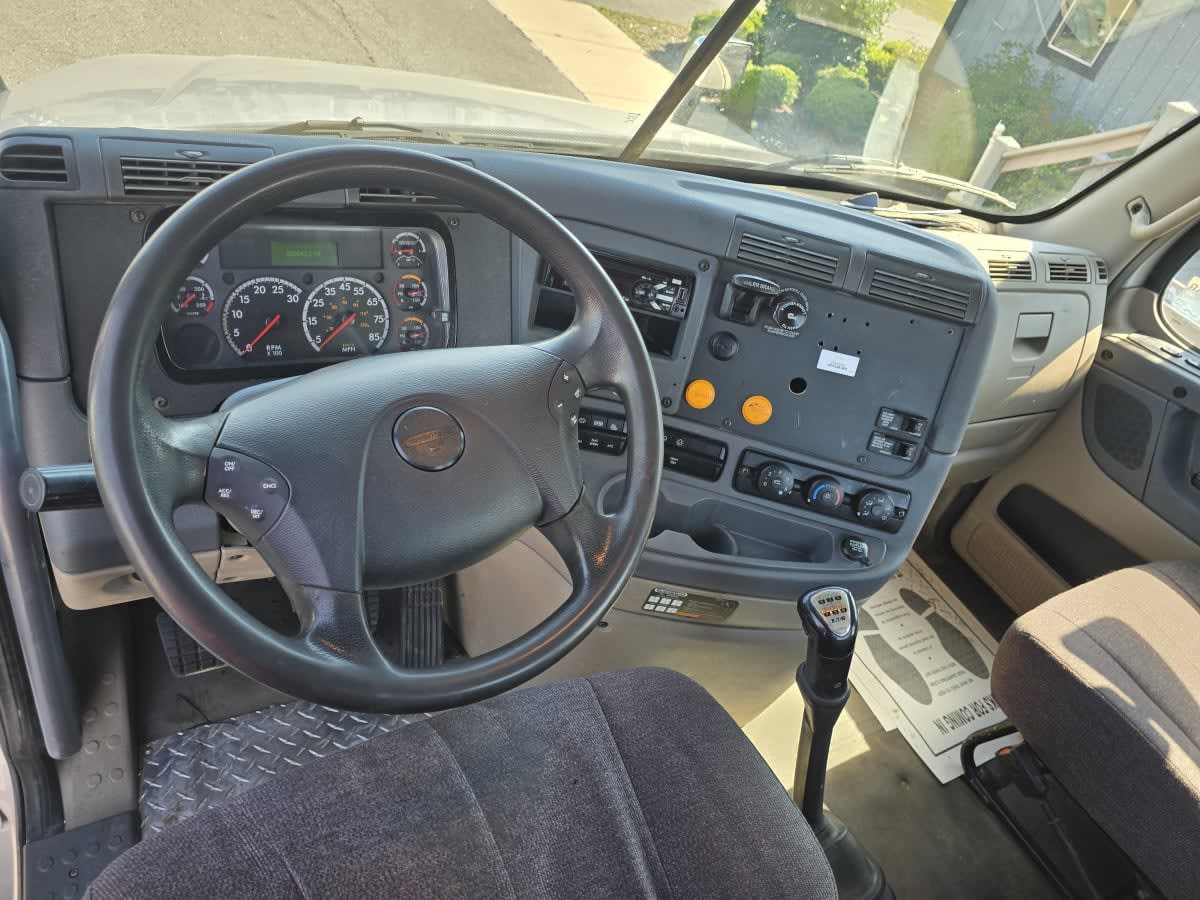 2018 Freightliner Cascadia in North Little Rock, AR — photo 7