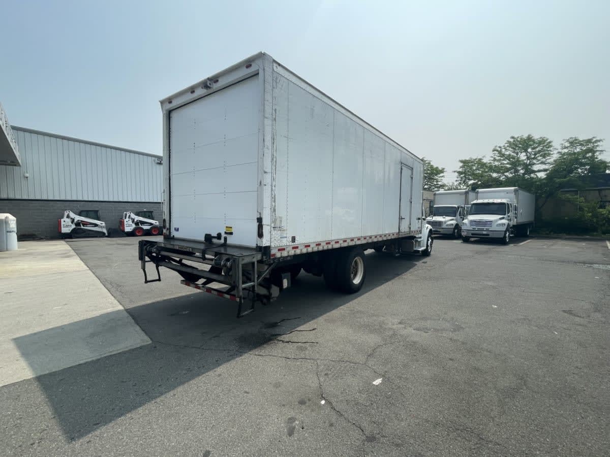2018 Freightliner M2 106 763882