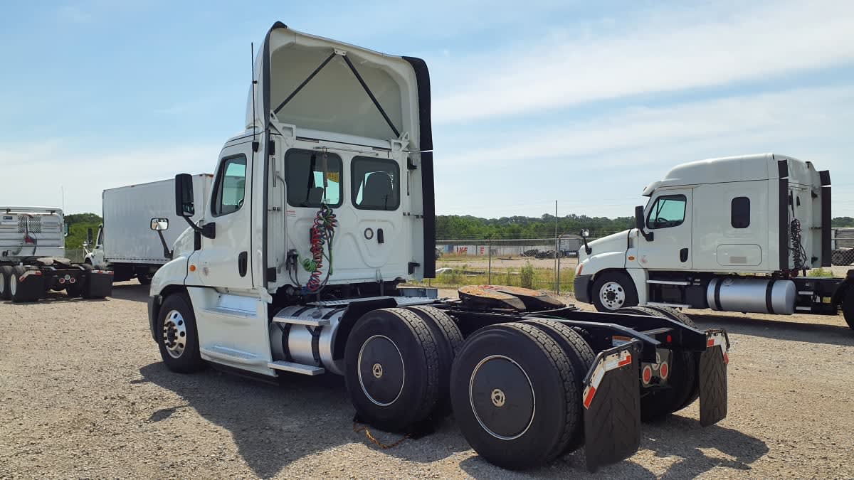 2018 Freightliner/Mercedes CASCADIA 125 764008