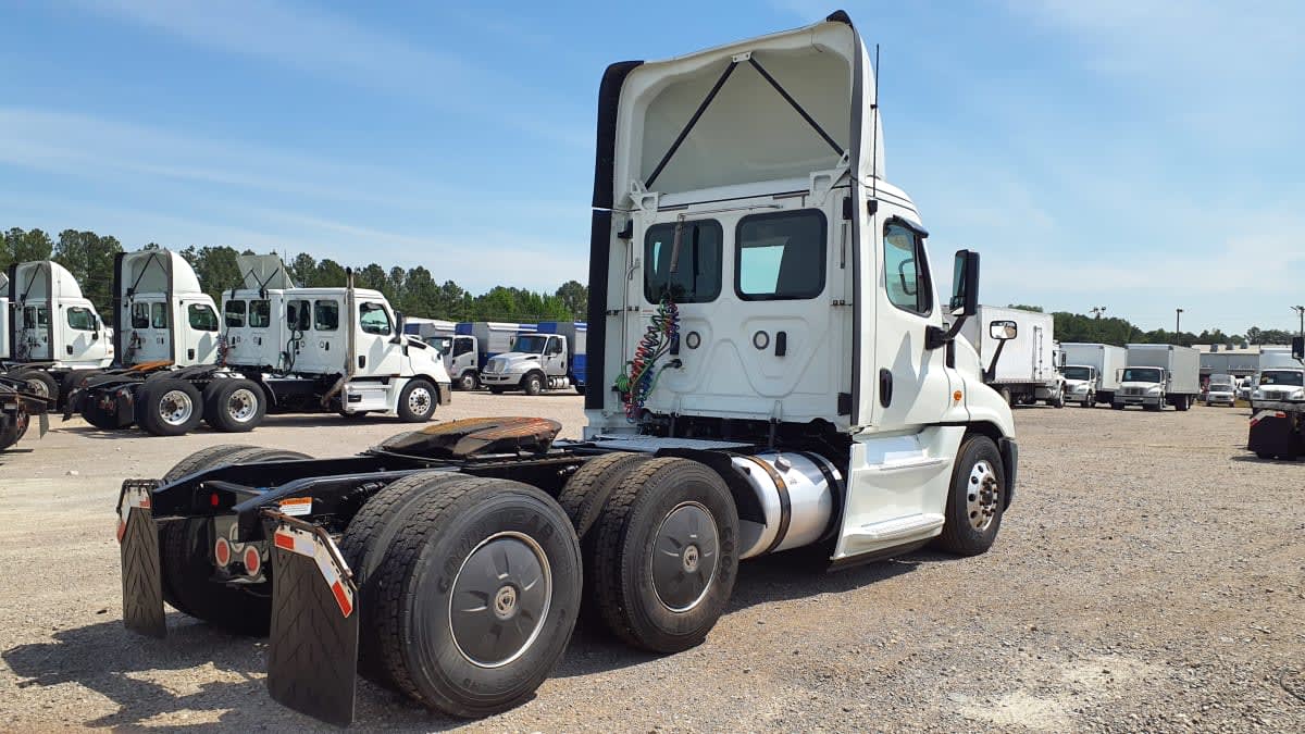 2018 Freightliner/Mercedes CASCADIA 125 764008