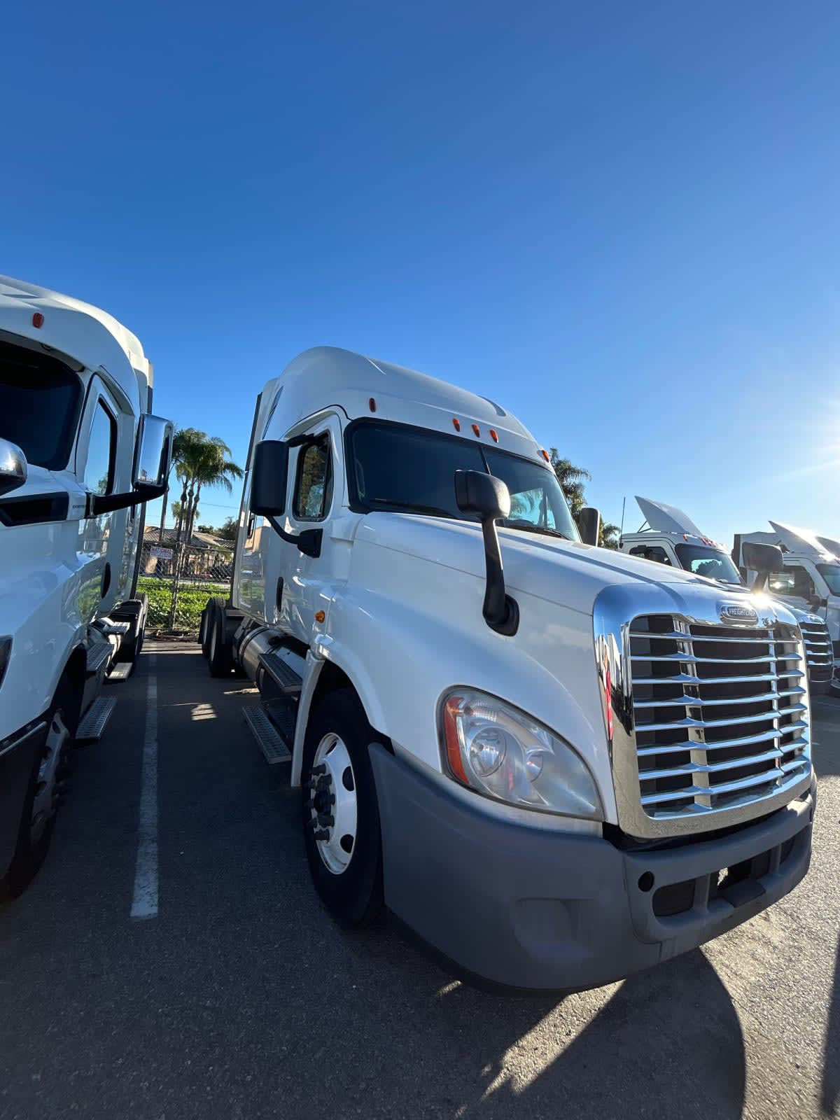 2018 Freightliner - image 1