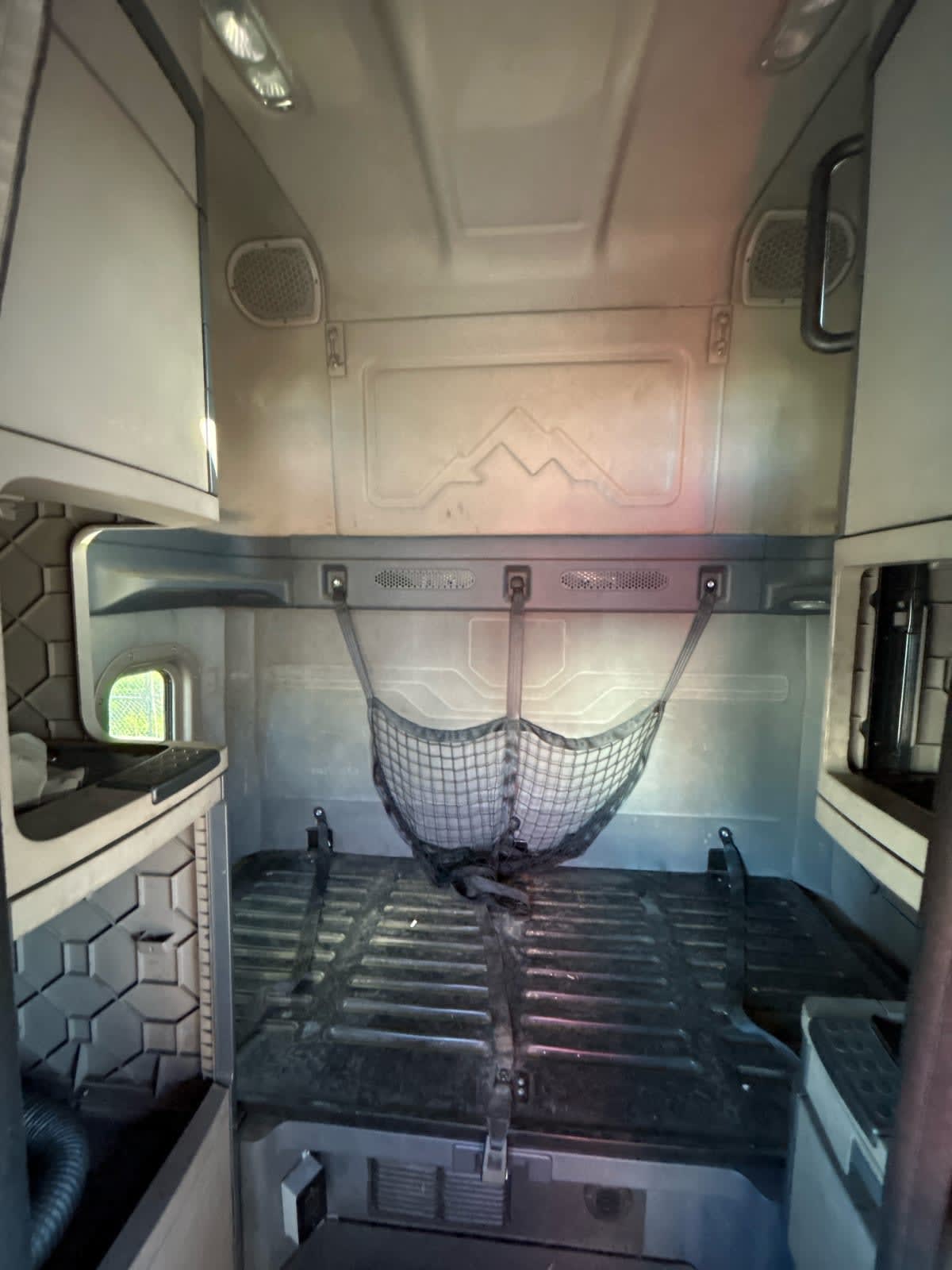 2018 Freightliner - image 8