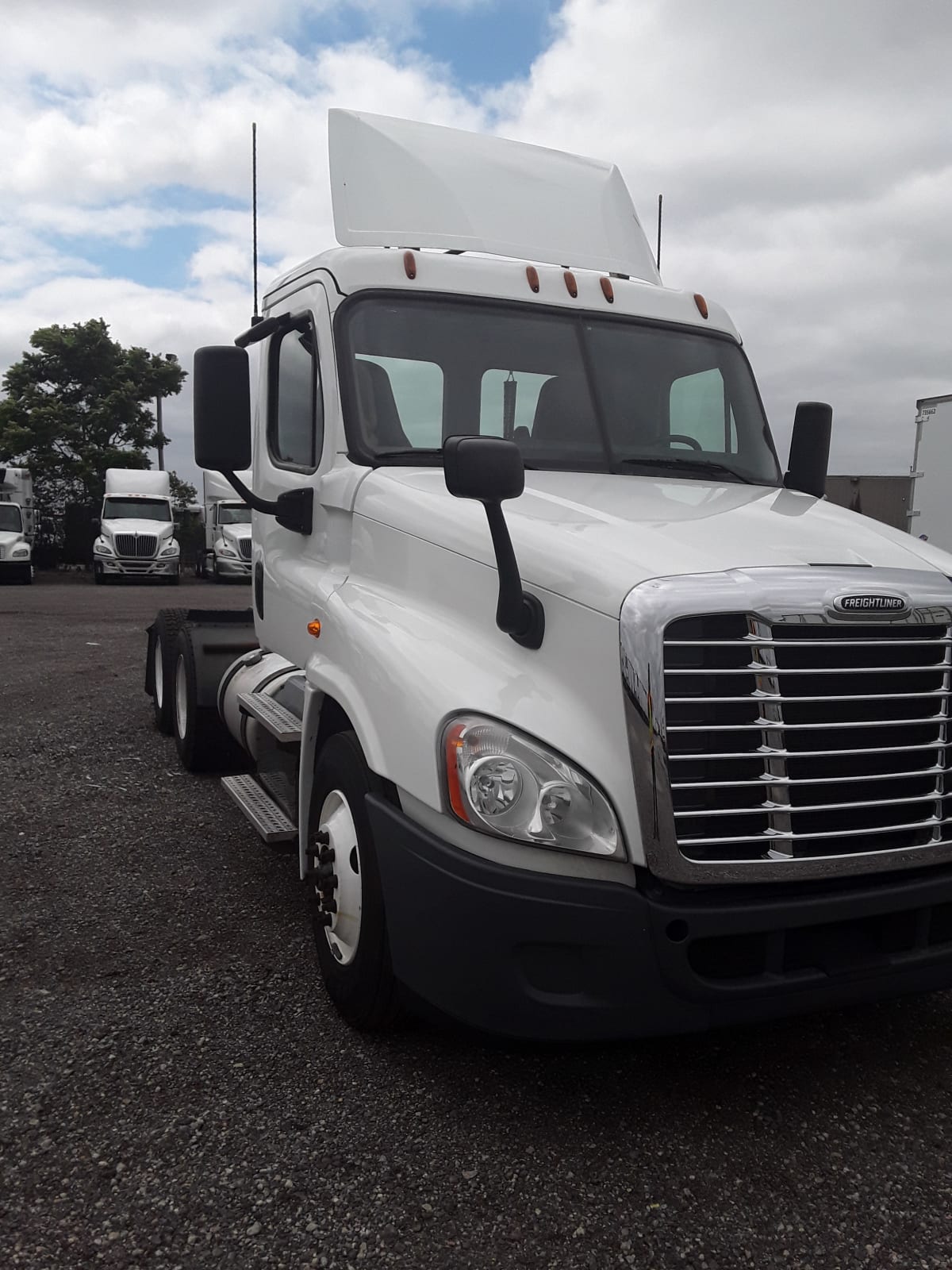 2018 Freightliner/Mercedes CASCADIA 125 764318