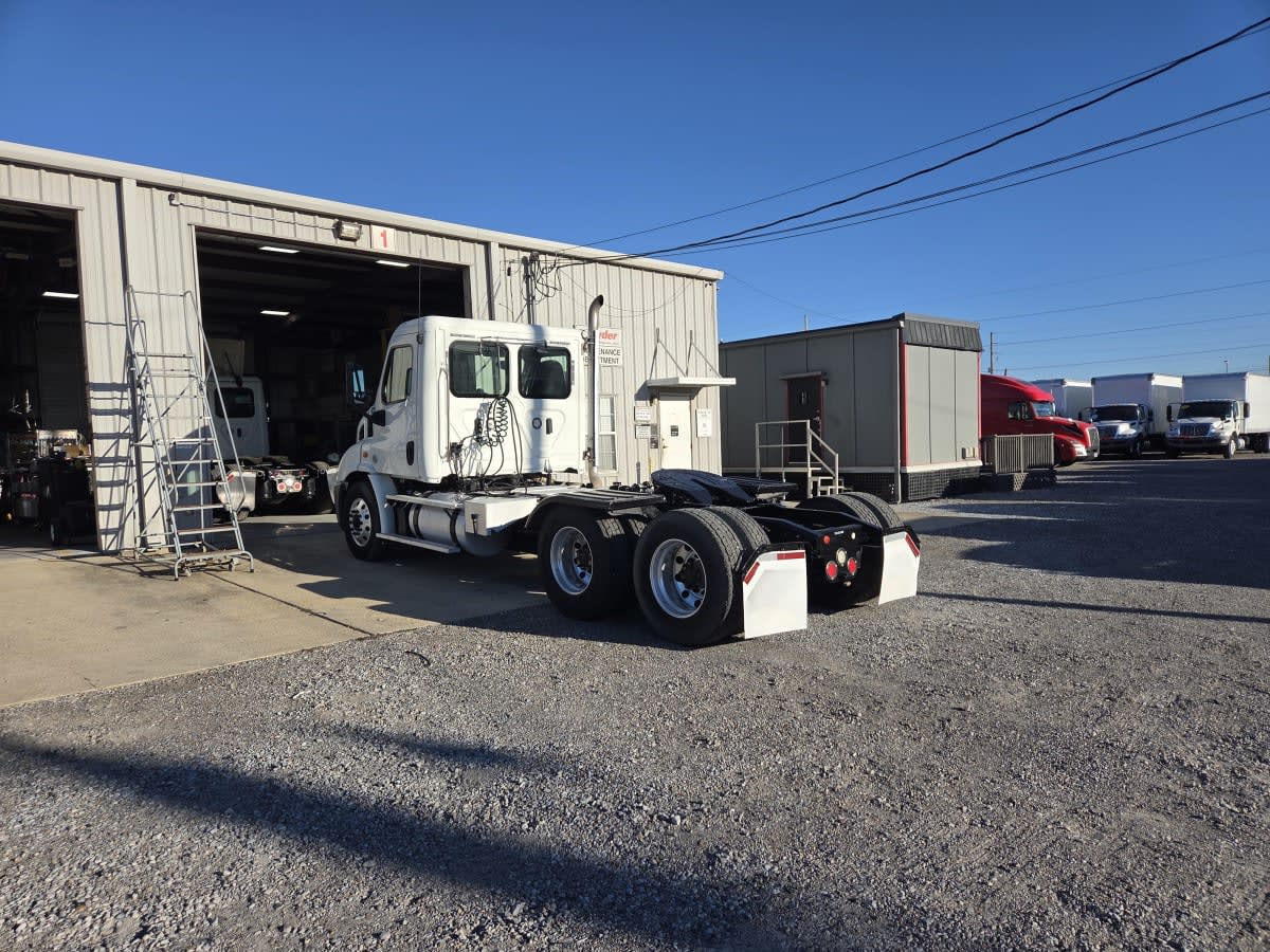 2018 Freightliner - image 6