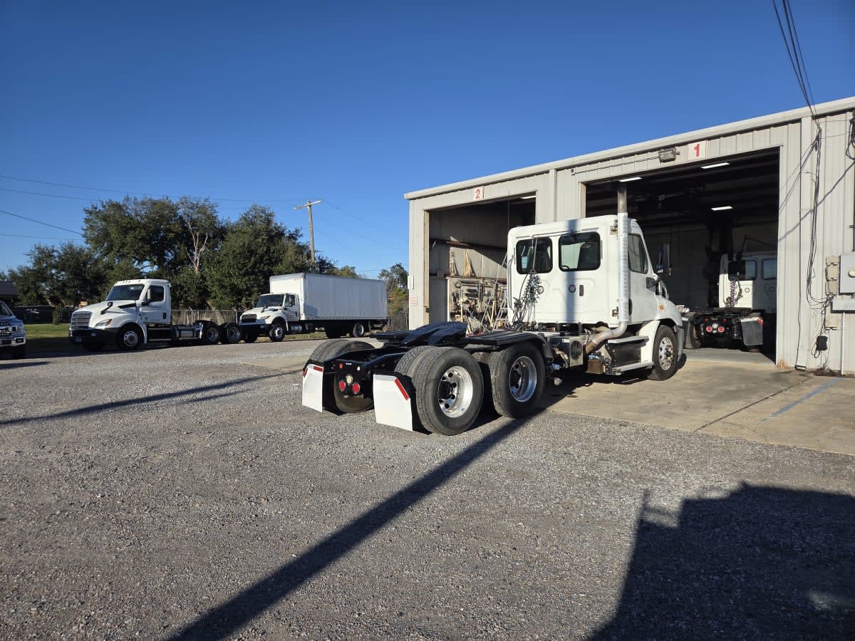 2018 Freightliner - image 4