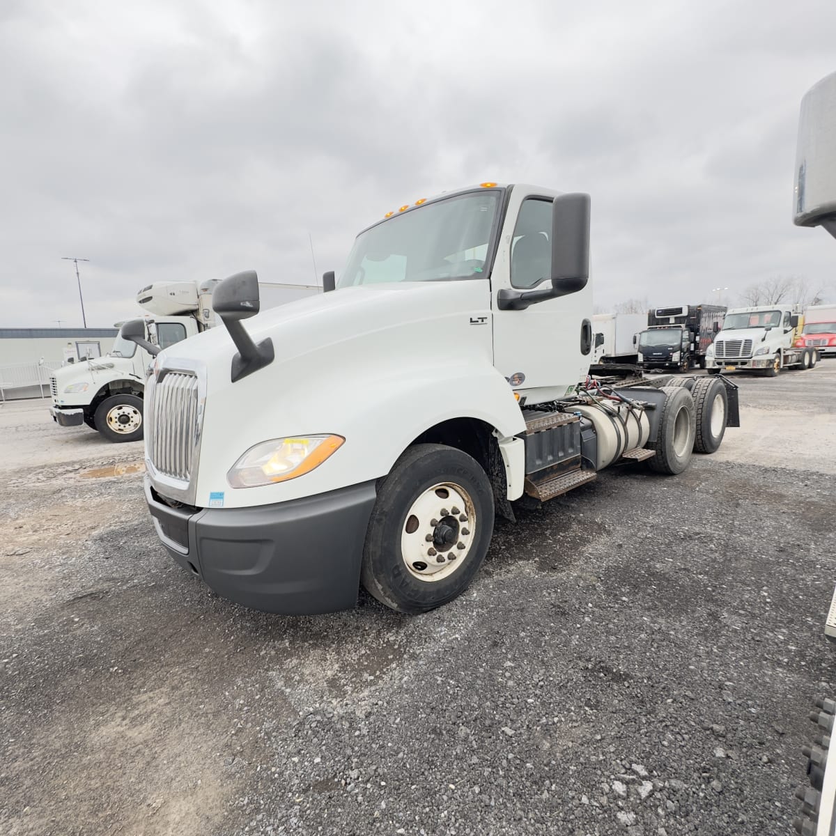 2018 Navistar International LT625 DAYCAB T/A 764591