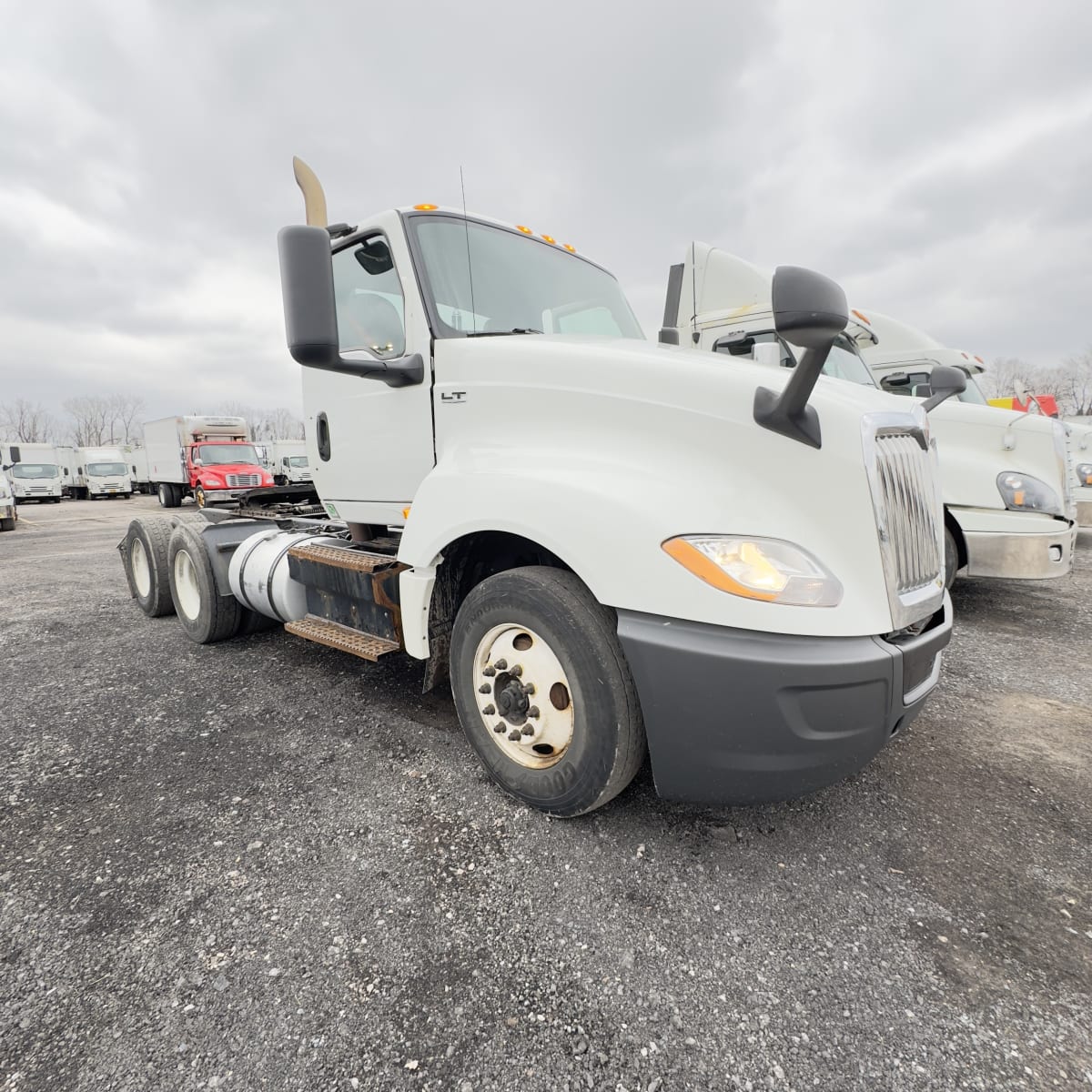 2018 Navistar International LT625 DAYCAB T/A 764591