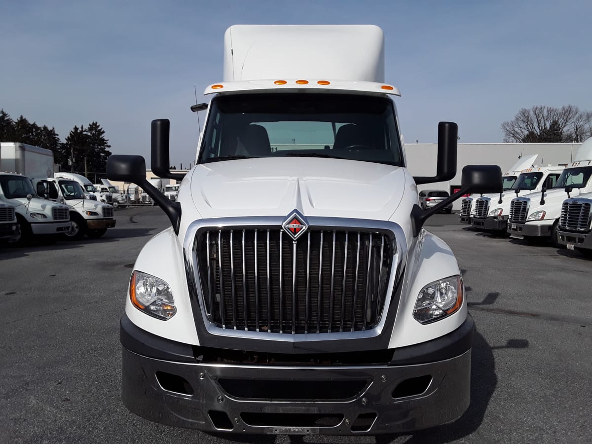 2018 Navistar International LT625 DAYCAB T/A 764624