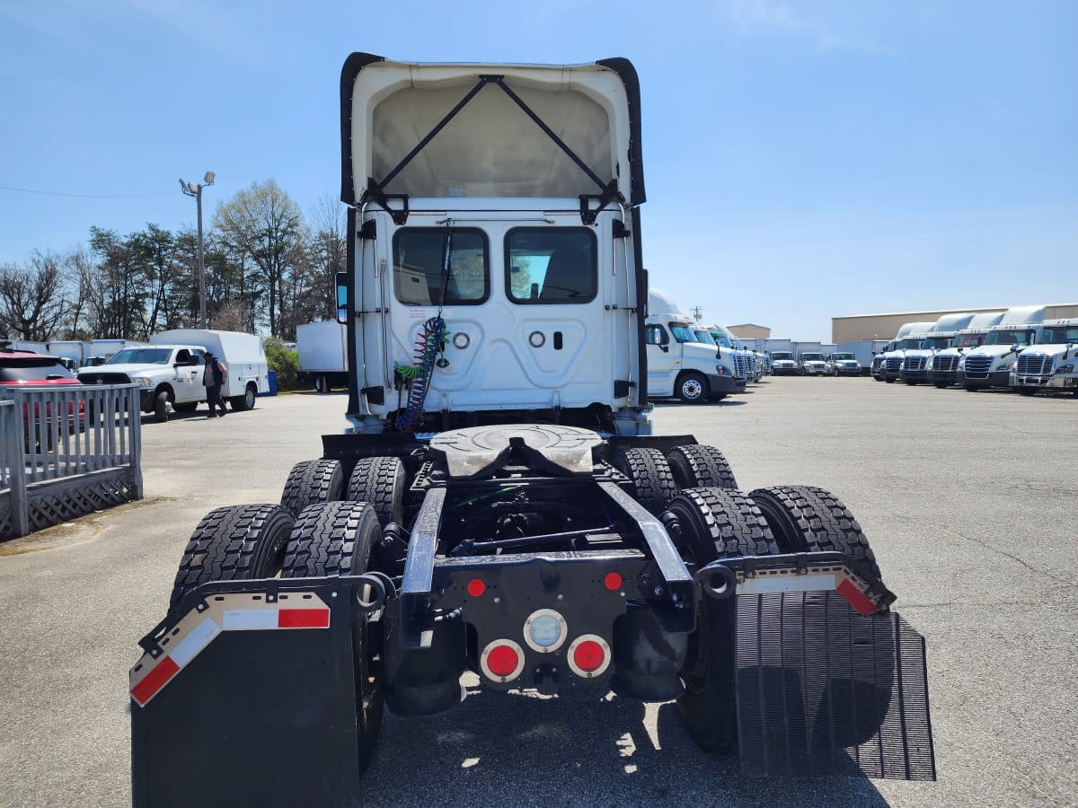 2018 Freightliner - image 6