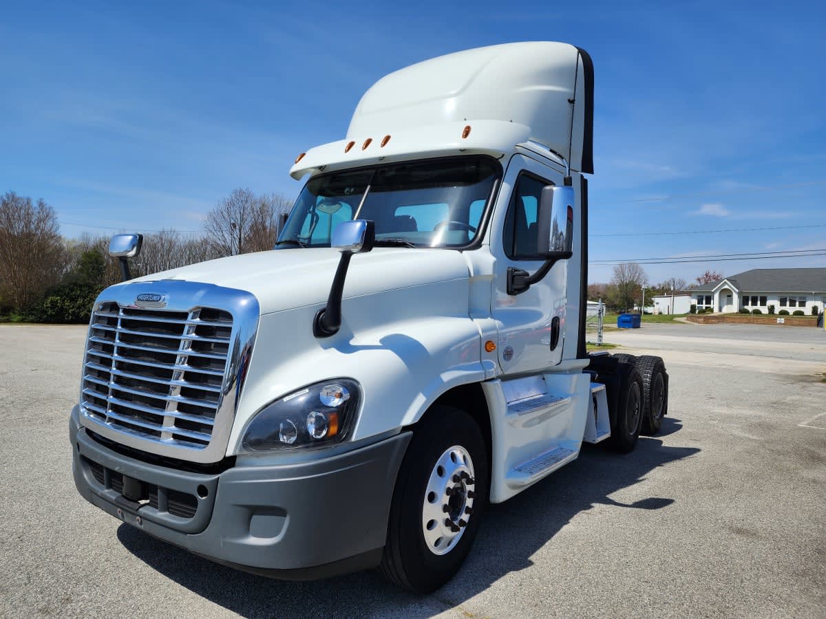 2018 Freightliner - image 1