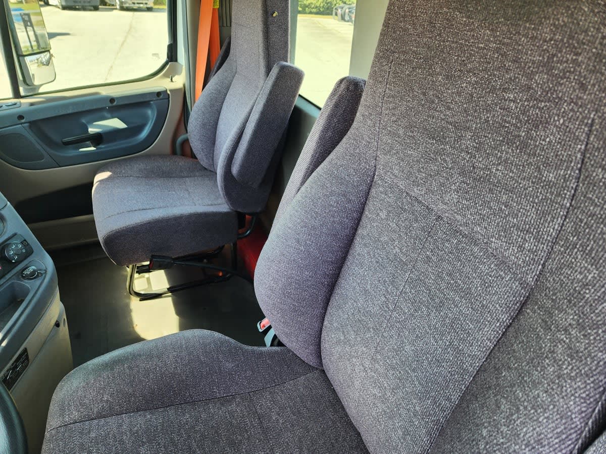 2018 Freightliner - image 7