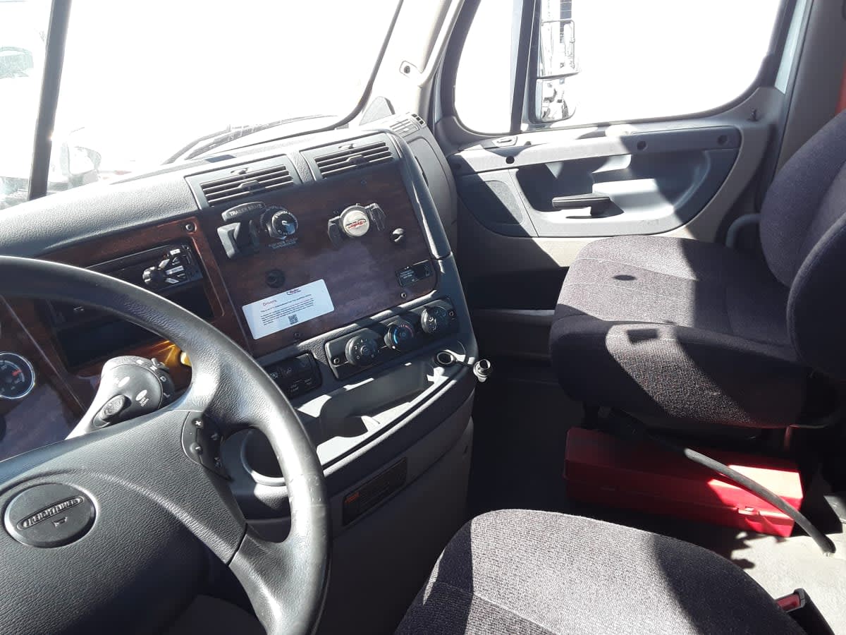 2018 Freightliner - image 7