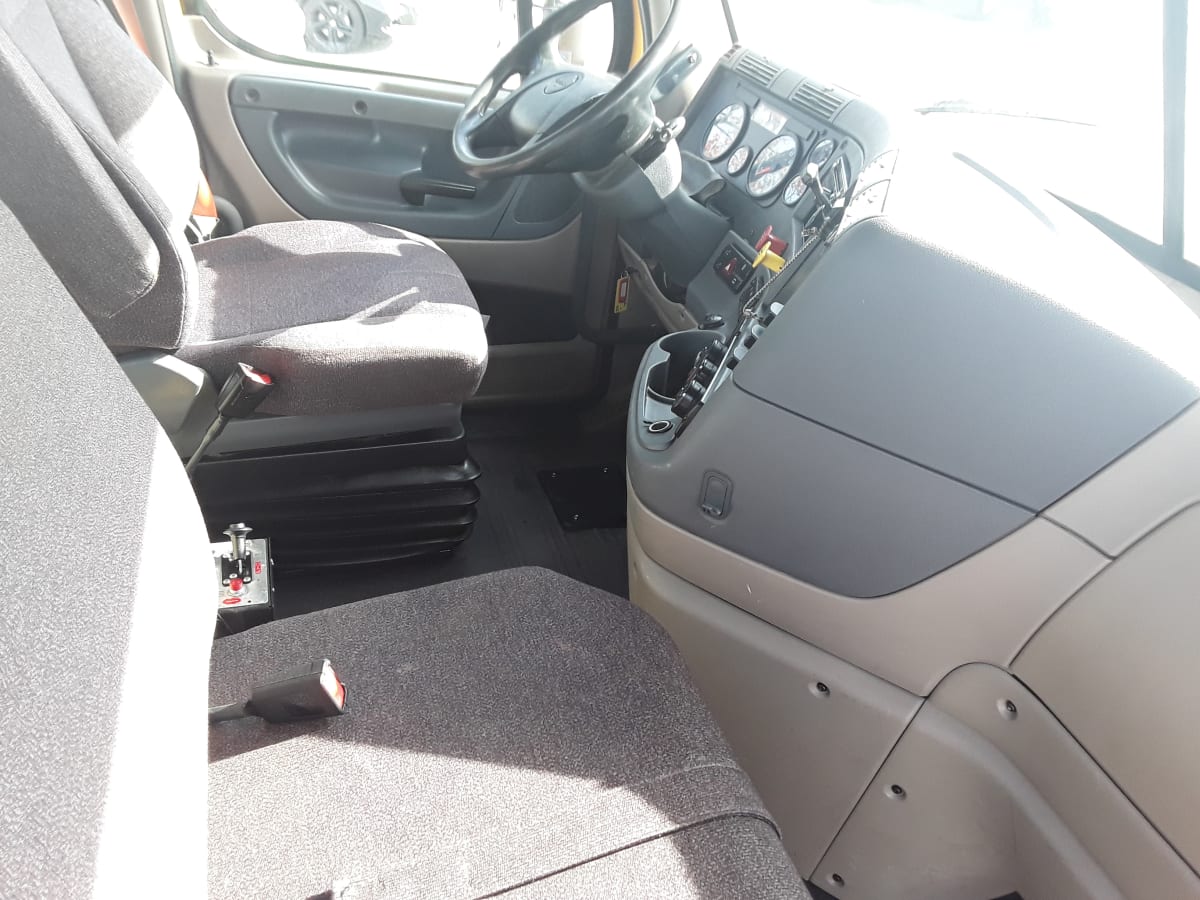 2018 Freightliner/Mercedes CASCADIA 113 765042