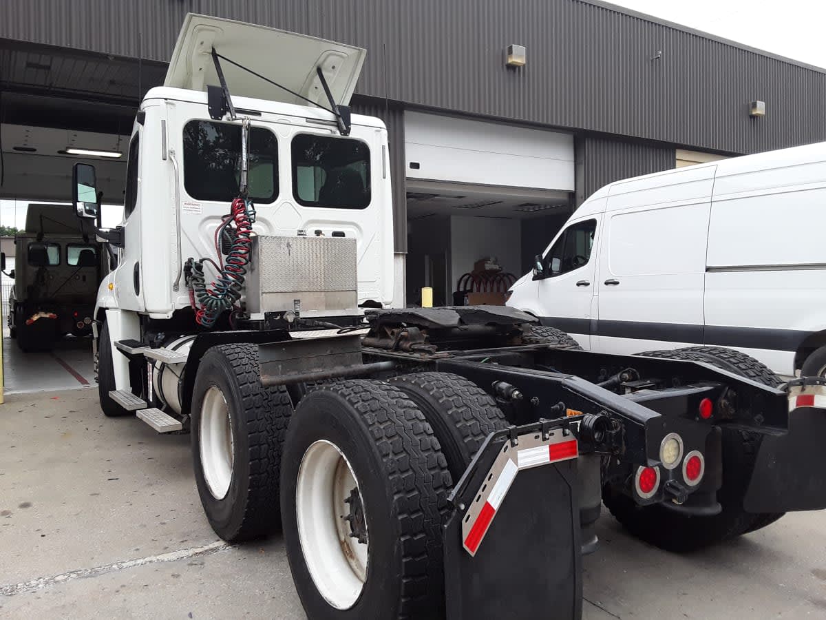 2016 Freightliner CASCADIA 125 765180