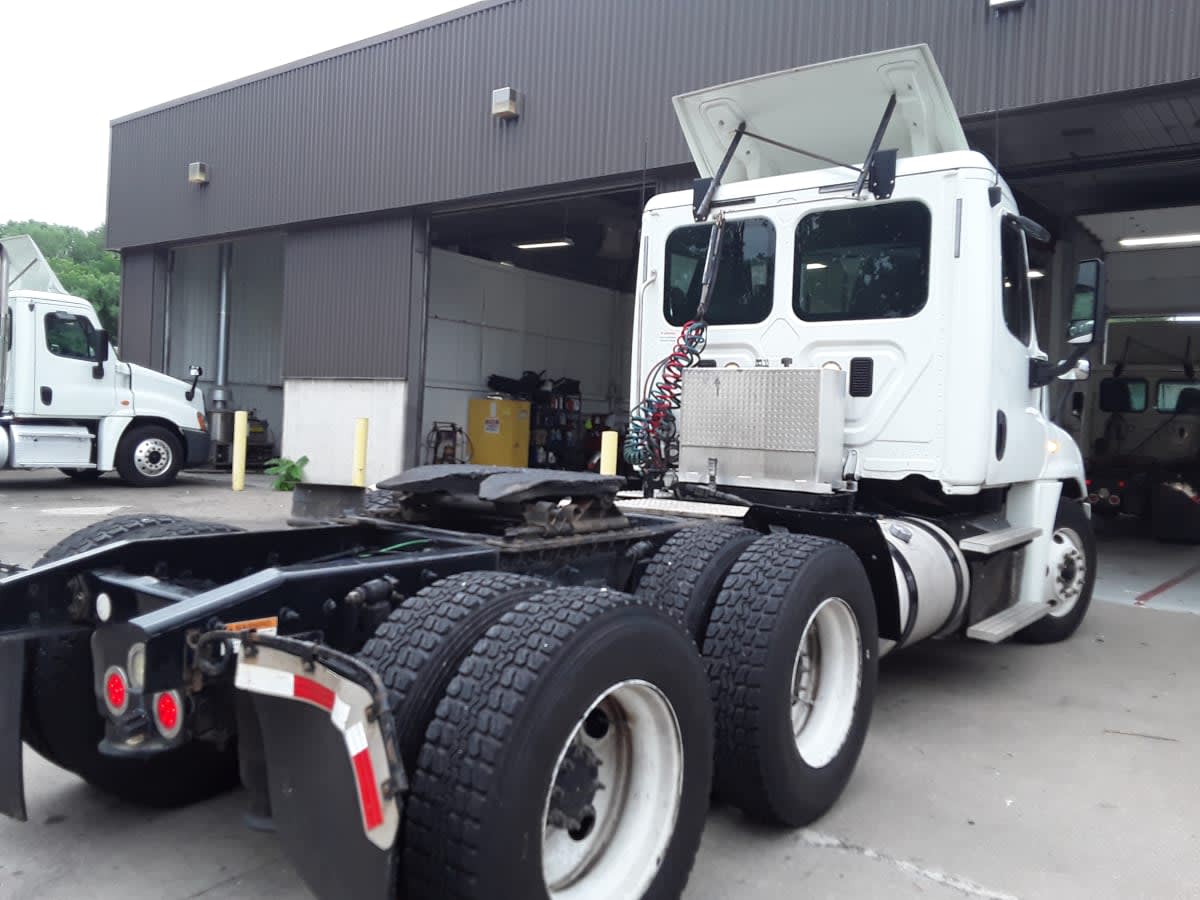 2016 Freightliner CASCADIA 125 765180