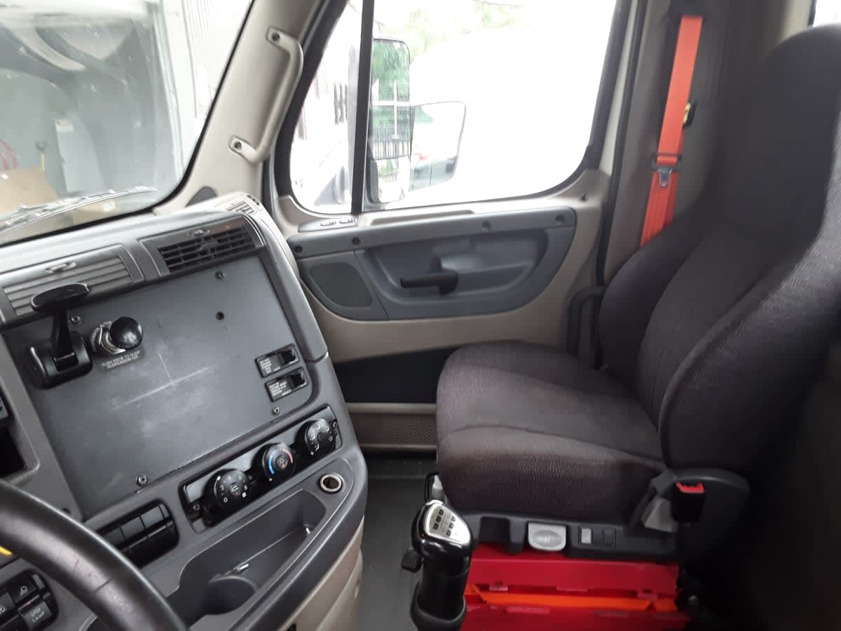 2016 Freightliner CASCADIA 125 765180