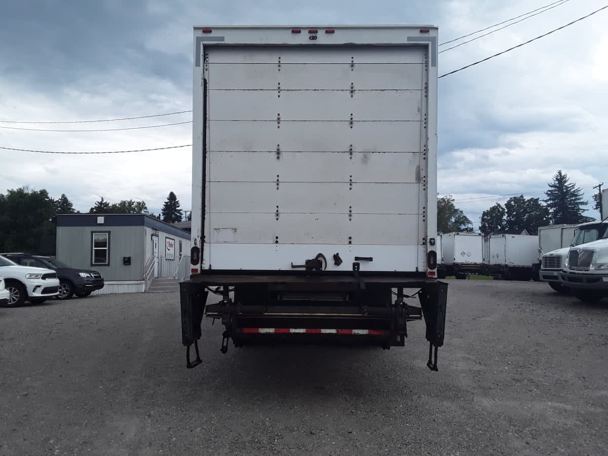 2018 International 4300 in Pittsburgh, PA — photo 5