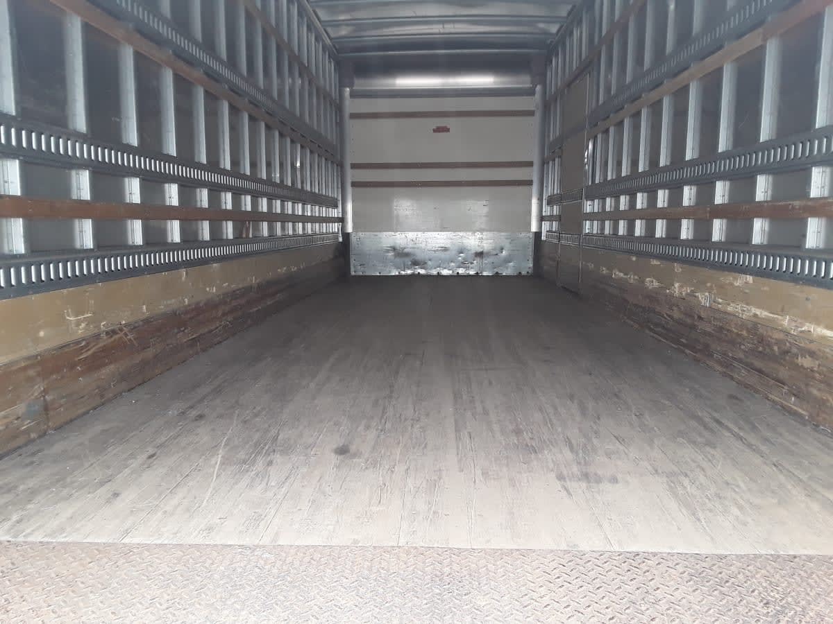 2018 International 4300 in Pittsburgh, PA — photo 8