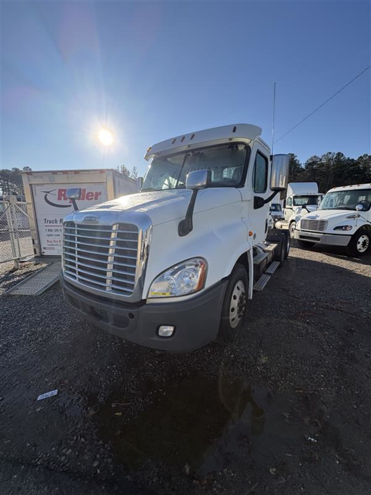 2018 Freightliner/Mercedes CASCADIA 125 765527