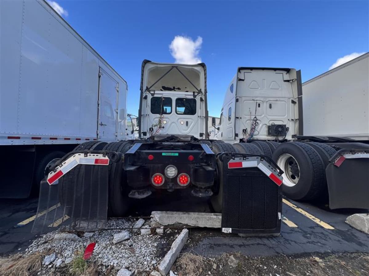 2018 Freightliner/Mercedes CASCADIA 125 765569