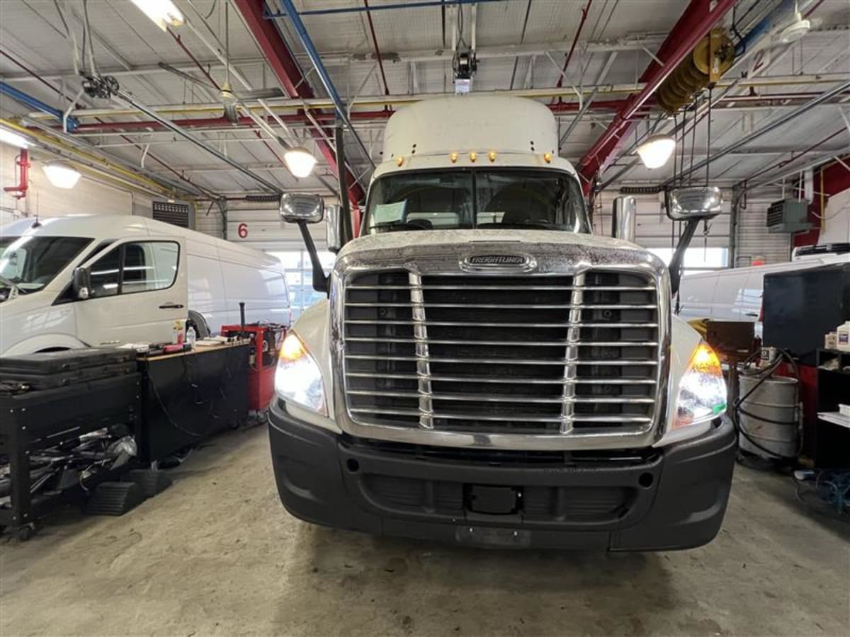 2018 Freightliner/Mercedes CASCADIA 125 765570