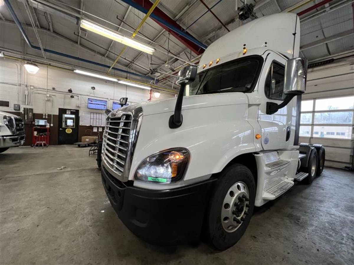 2018 Freightliner/Mercedes CASCADIA 125 765570