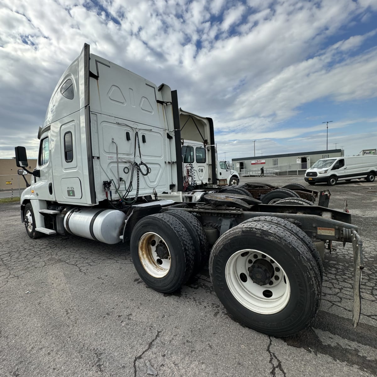 2018 Freightliner/Mercedes CASCADIA 125 765765