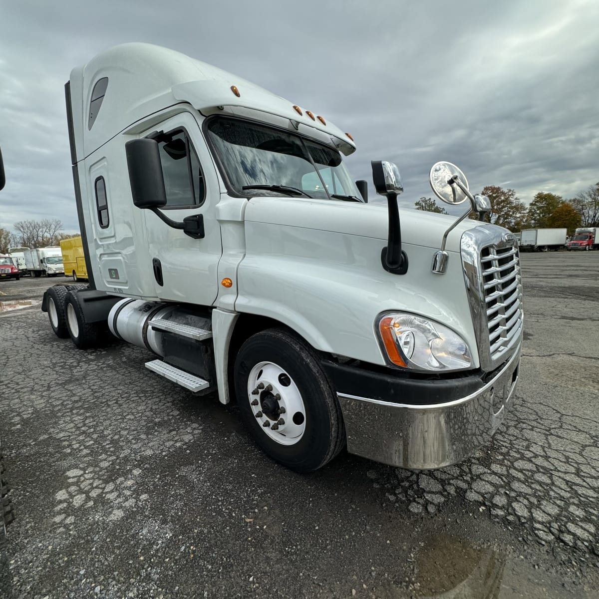 2018 Freightliner/Mercedes CASCADIA 125 765765