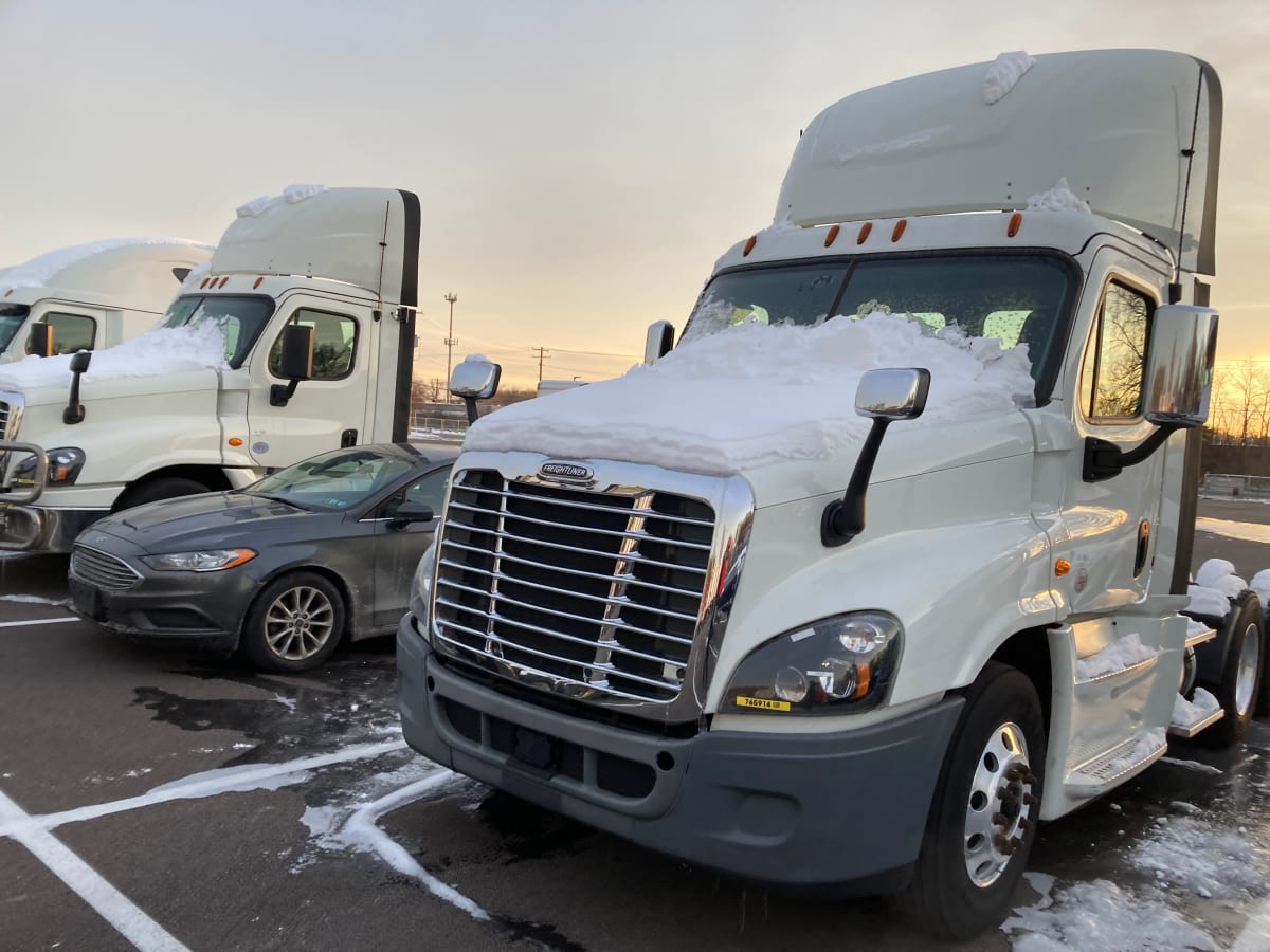 2018 Freightliner/Mercedes CASCADIA 125 765914