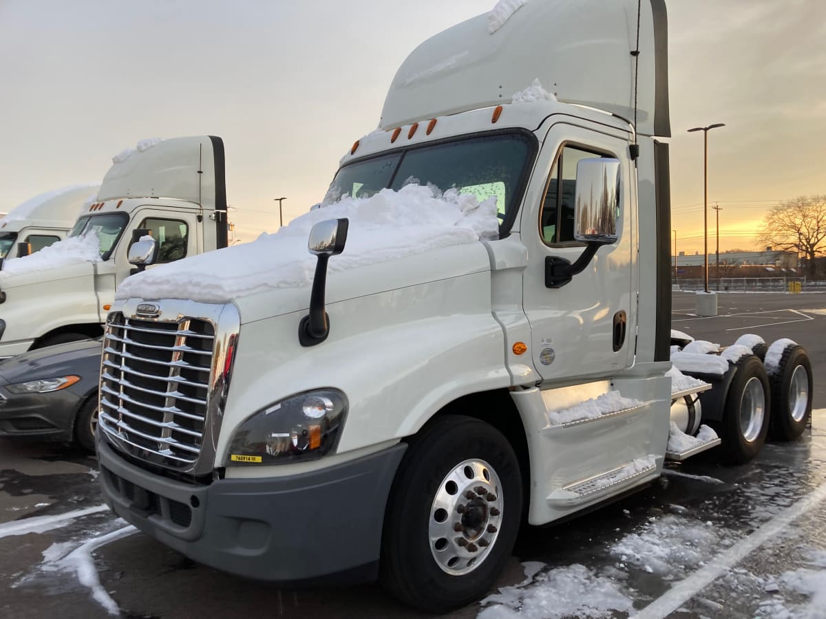 2018 Freightliner/Mercedes CASCADIA 125 765914