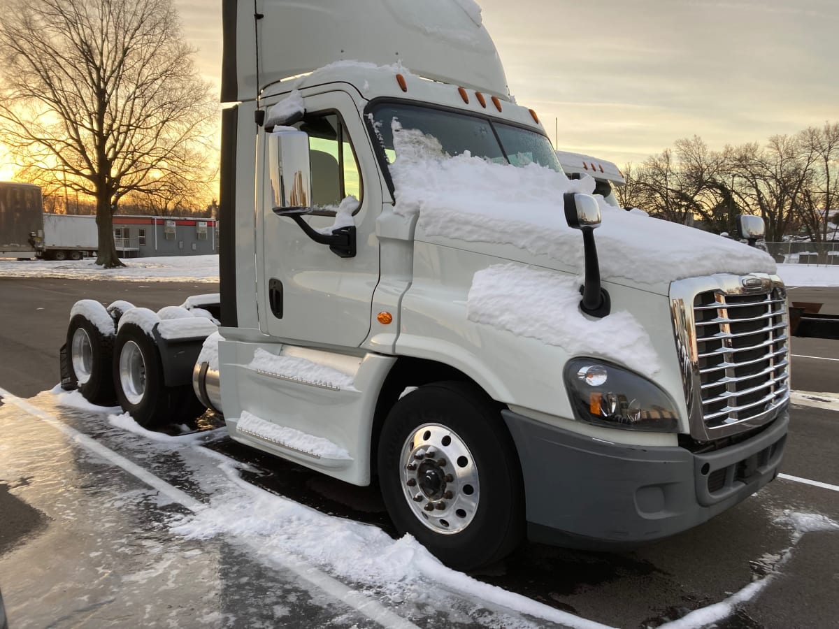 2018 Freightliner/Mercedes CASCADIA 125 765914