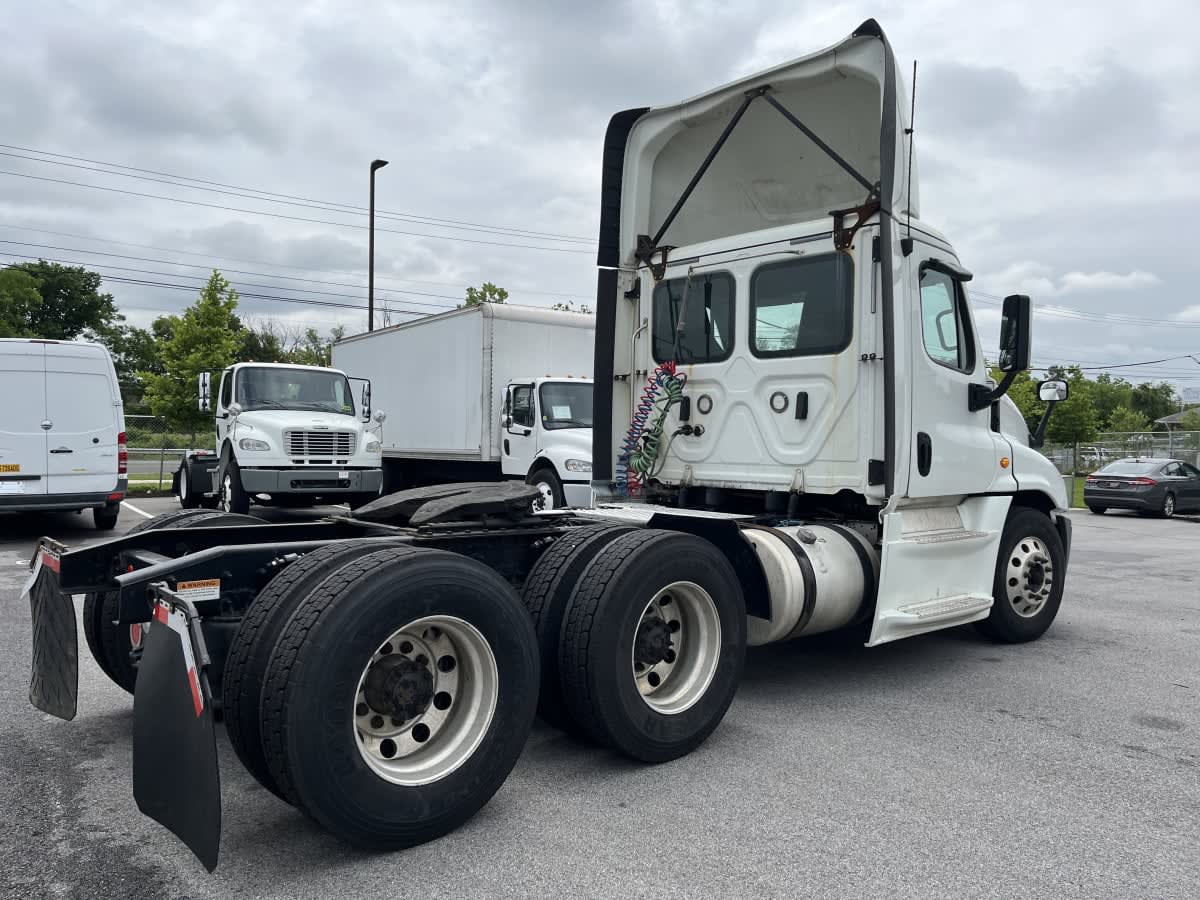 2018 Freightliner - image 4