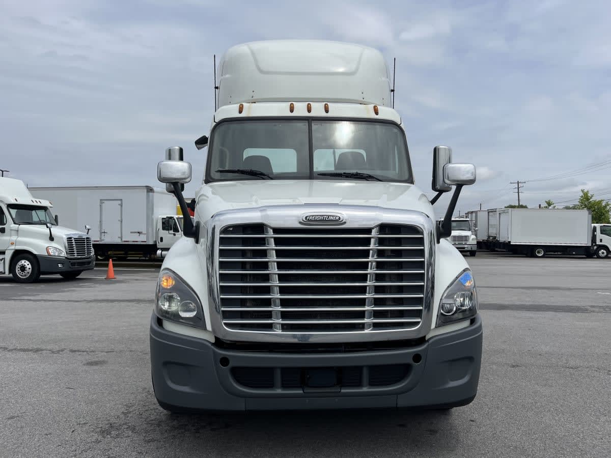 2018 Freightliner - image 2