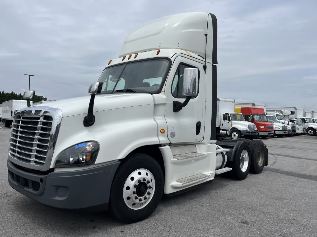 2018 Freightliner - image 1