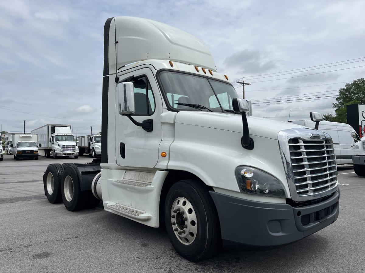 2018 Freightliner - image 3