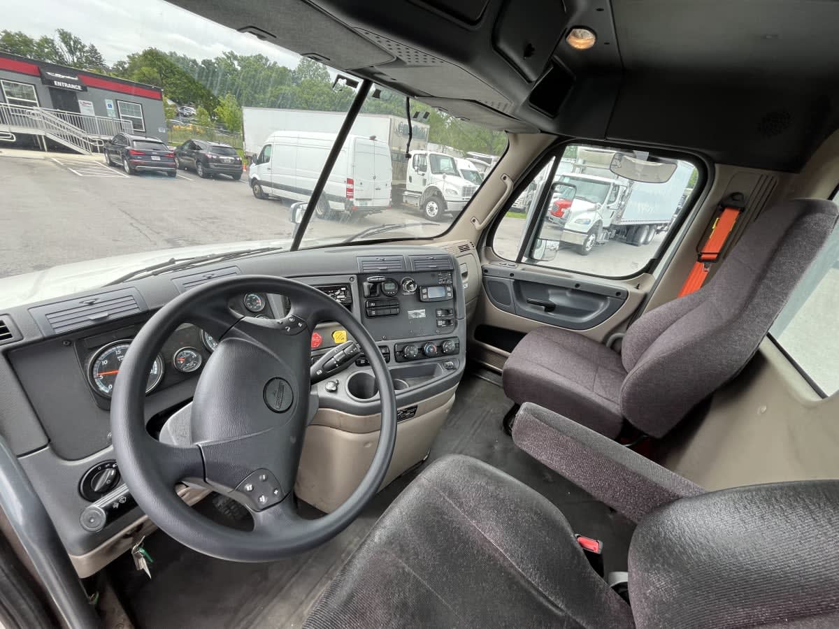 2018 Freightliner - image 7