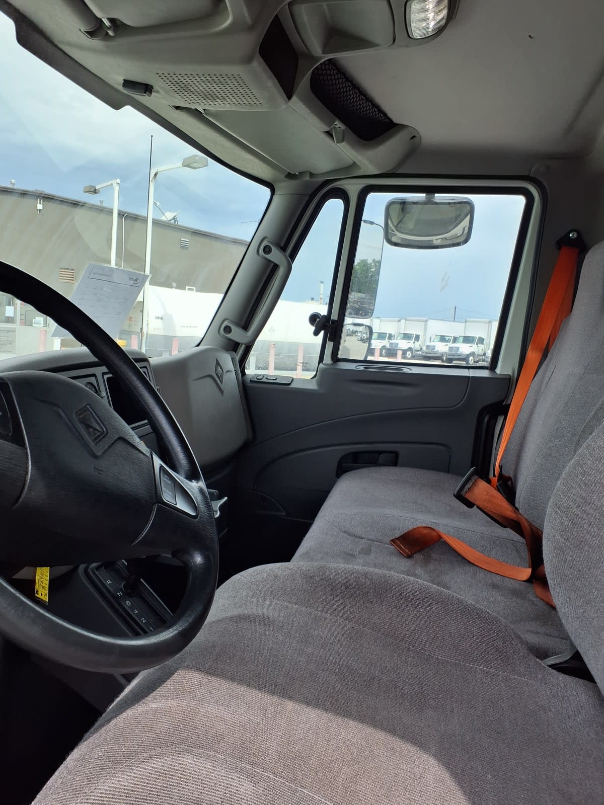 2018 International 4300 in Fort Worth, TX — photo 7