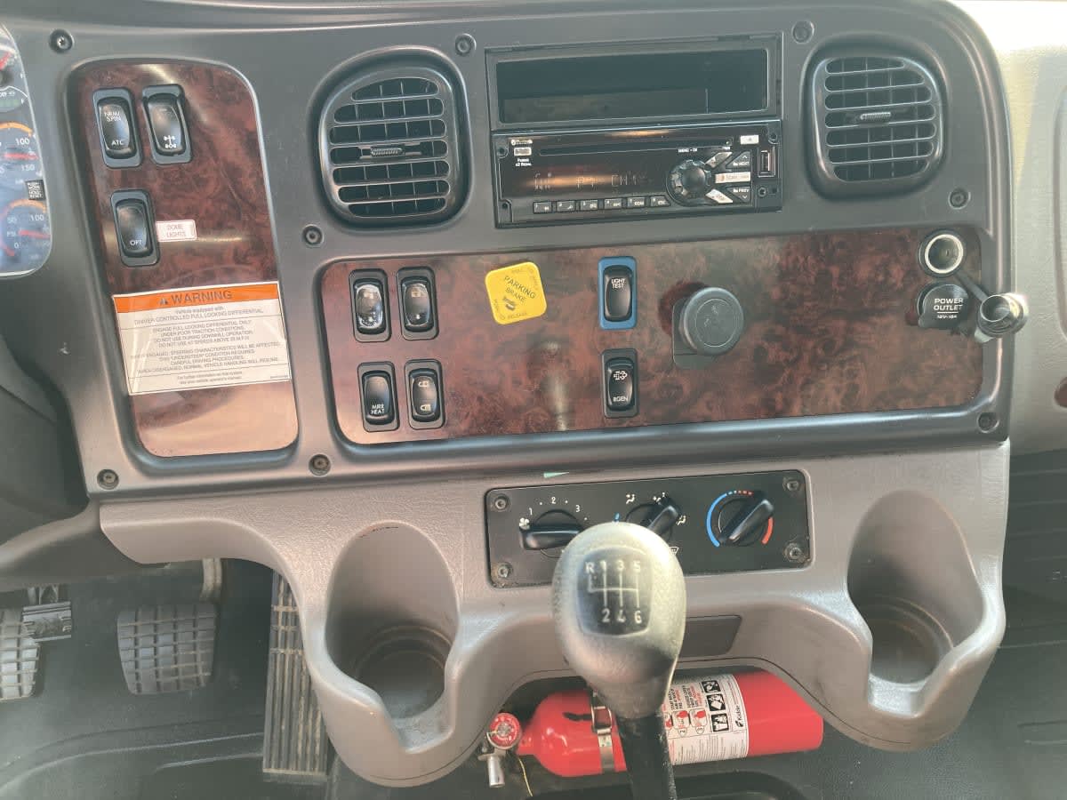 2018 Freightliner/Mercedes M2 106 769343
