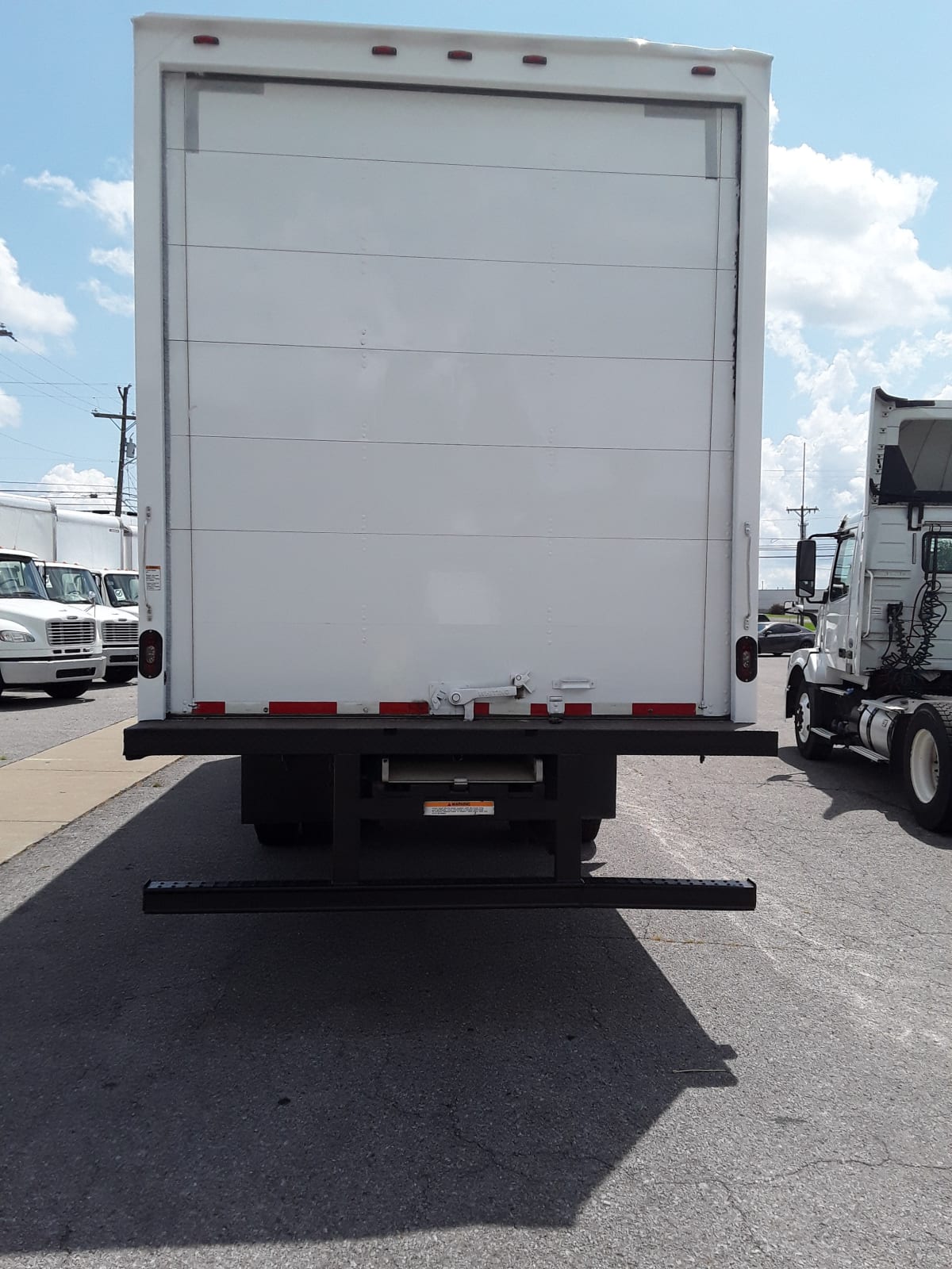 2018 Freightliner/Mercedes M2 106 769658