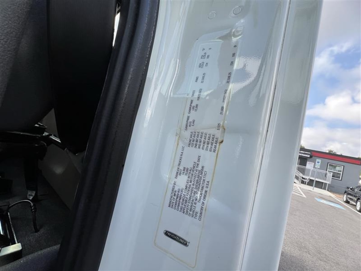 2018 Freightliner - image 10