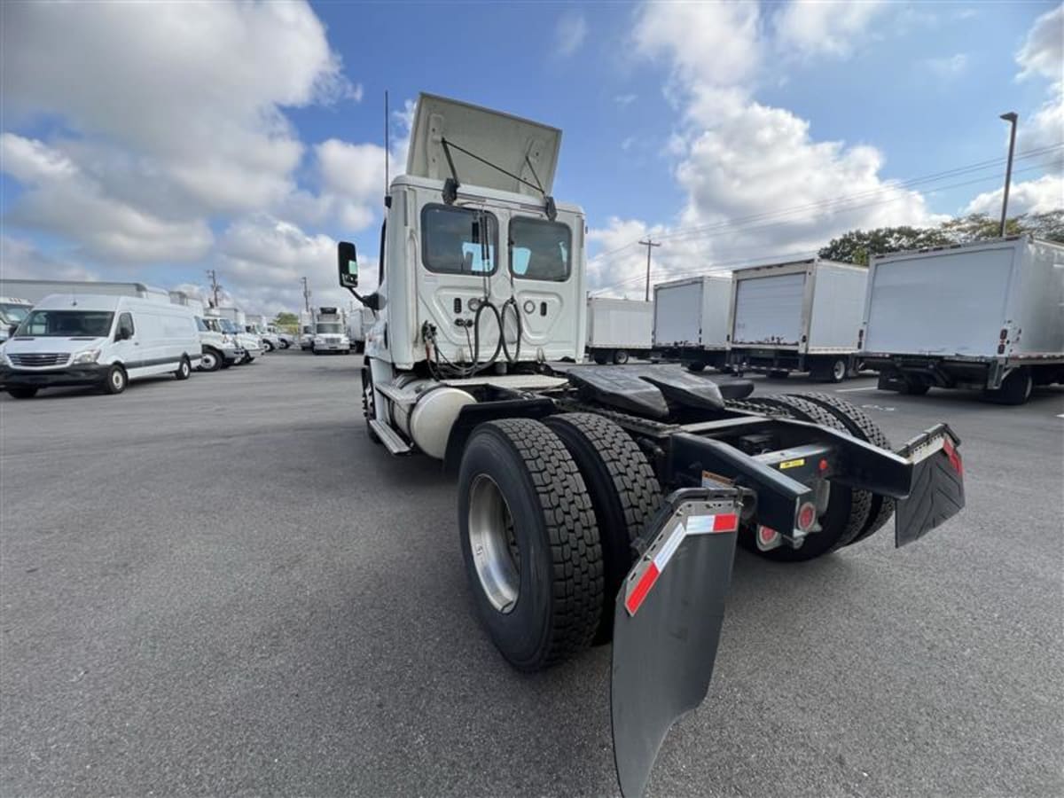 2018 Freightliner - image 6