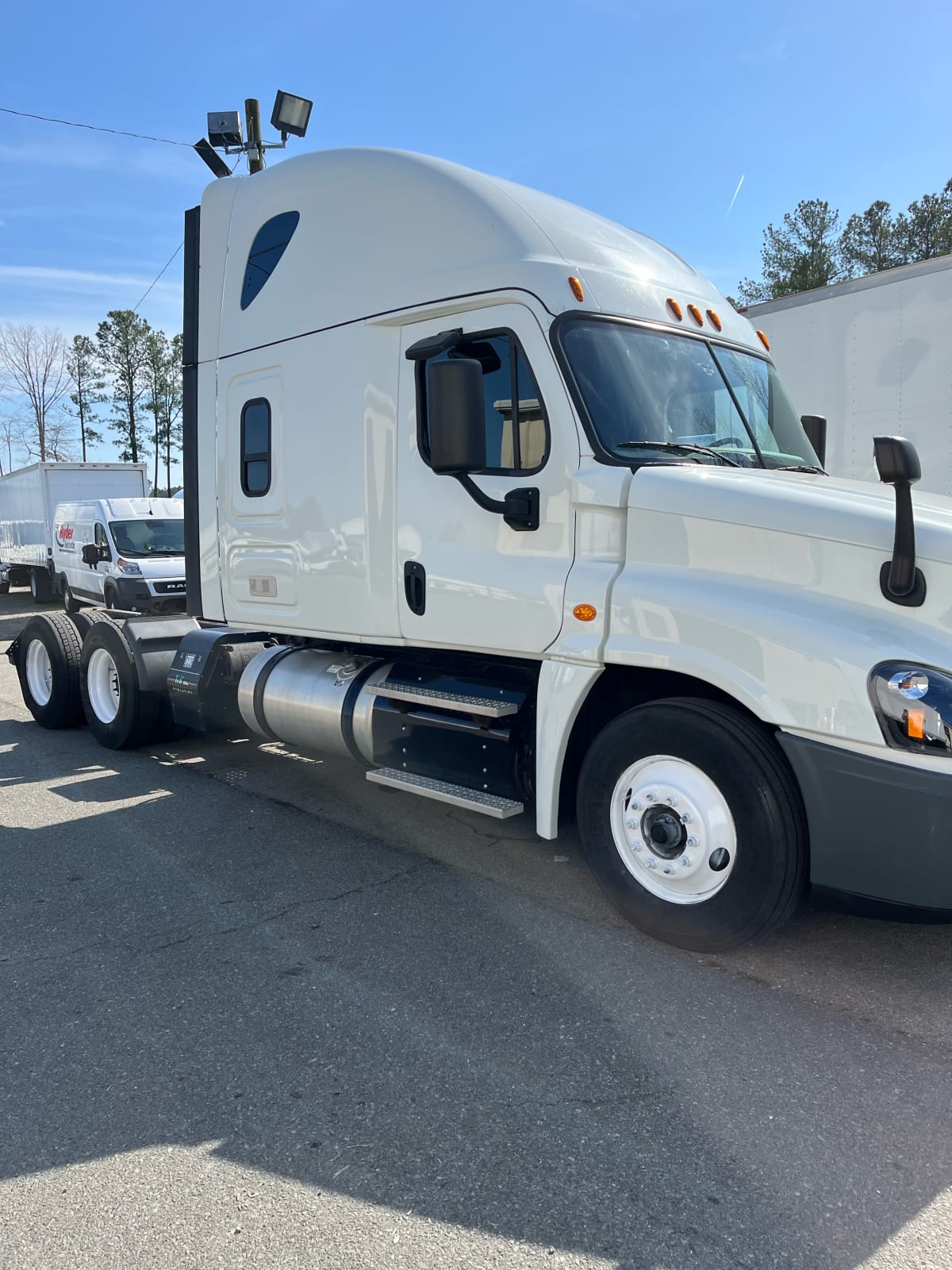 2018 Freightliner/Mercedes CASCADIA 125 770644