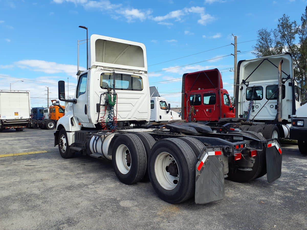 2018 International - image 4