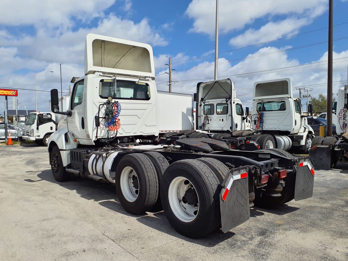 2018 International - image 6