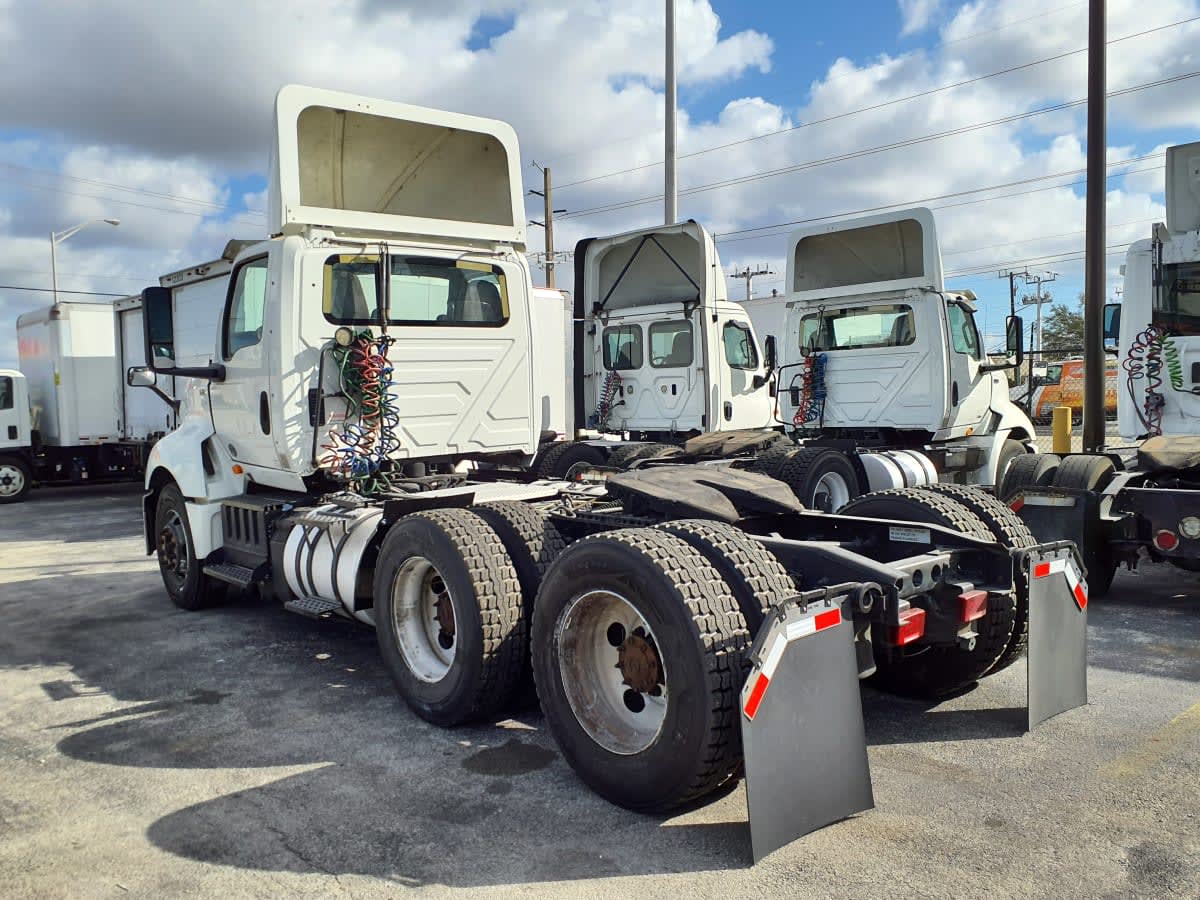 2018 International - image 6