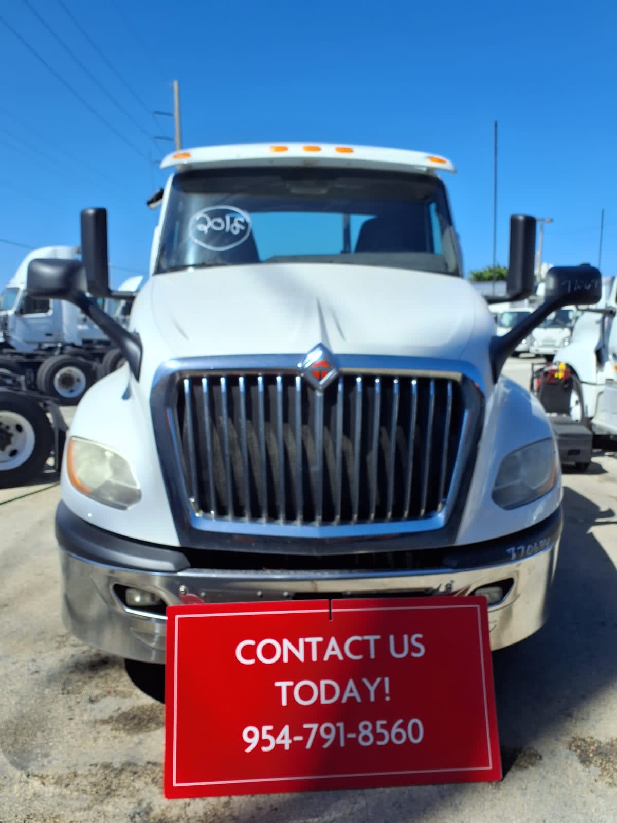 2018 Navistar International LT625 DAYCAB T/A 770684