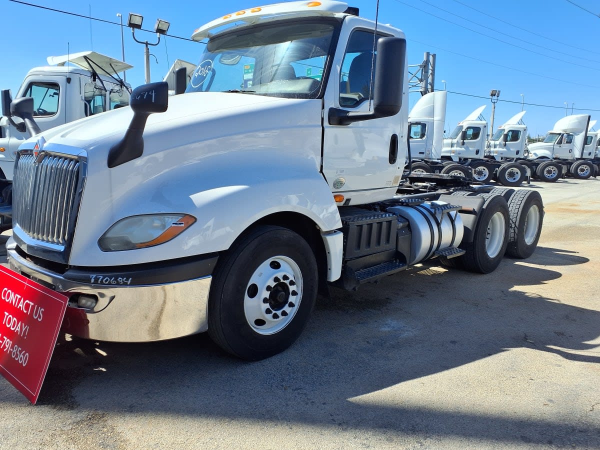 2018 Navistar International LT625 DAYCAB T/A 770684