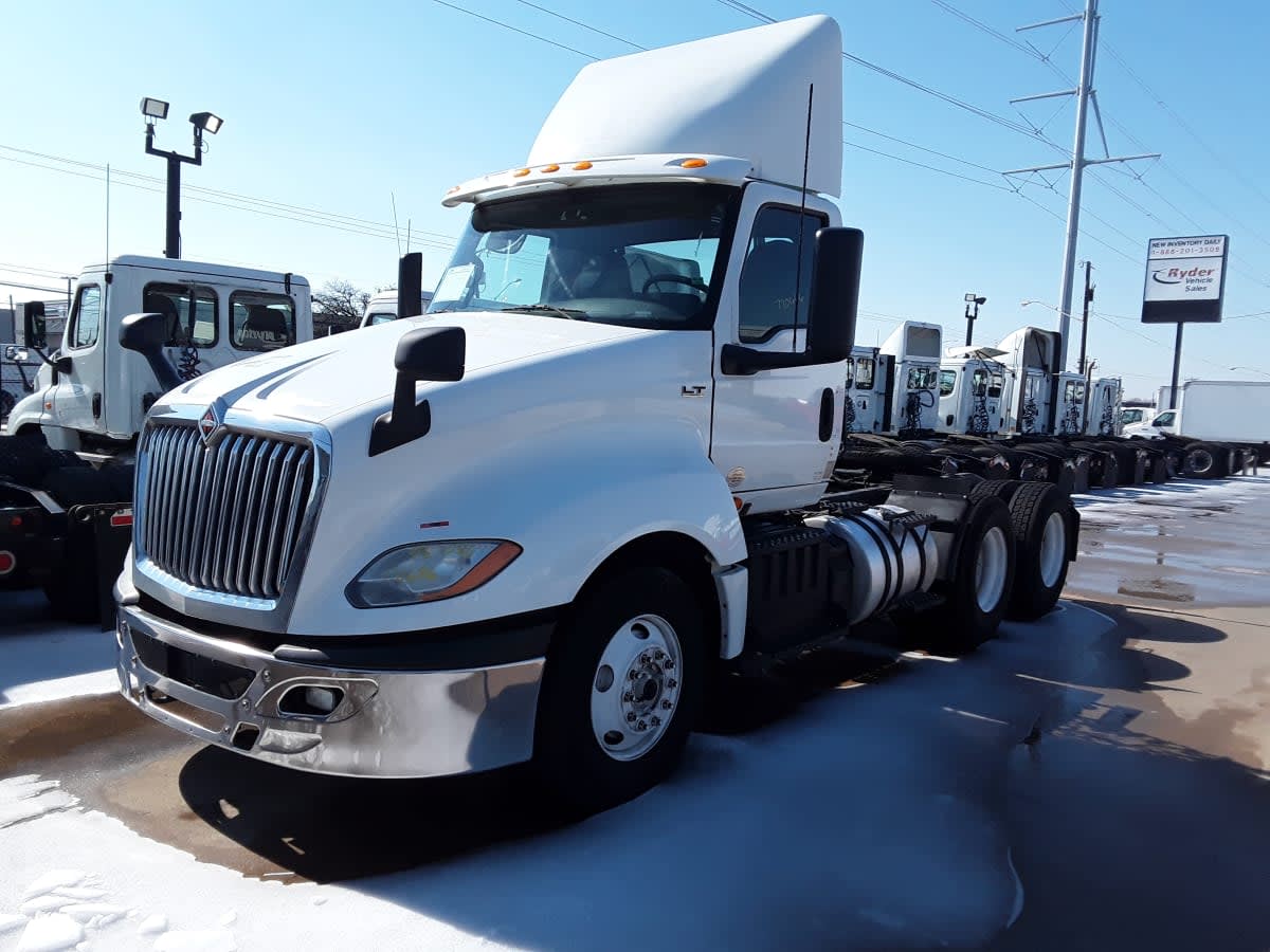 2018 Navistar International LT625 DAYCAB T/A 770686 2018 Navistar International LT625 DAYCAB T/A 770686